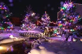 The Mesmerizing Christmas Display In Wyoming With Over 200 000 Glittering Lights Christmas Display Glittering Lights Best Christmas Light Displays