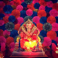 This decor theme is very elegant and easy to execute. Best Ganapati Decoration Ideas For 2019 Blooms Only Pune Blog Fresh Flowers Across Pune