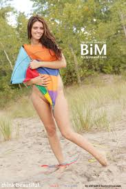 Strip Kite Flying with Laura - Sexy Gallery Photo 103582 - SexyAndFunny.com