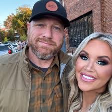 Gwen Padgett's Instagram, Twitter & Facebook