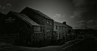 Kirkstone Pass Inn England Quite A Few Ghosts Have Been Spotted In And Around The Inn Some Are Believed To Be The Spirits Of Un Creepy Houses Haunted America