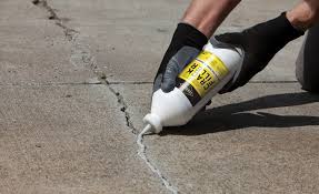 Directions on how to fill and repair concrete cracks, such as those in many driveways. Repairing And Sealing Cracks In Concrete Sakrete