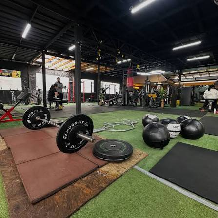 💥 RedLine Gym – Sede Constitución Entrená en un espacio pensado para vos,  con el equipamiento y la energía que necesitás para alcanzar tus objetivos.  📍 Dorrego 333 📍 Av. Peralta Ramos
