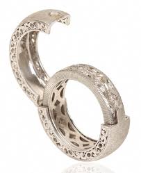 Her Wedding Ring Fits Inside His Uniquerings Jewelry Beautiful Jewelry Jewelry Rings