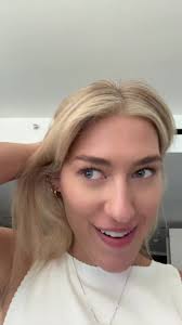 Caroline Vienna Paige Moving in