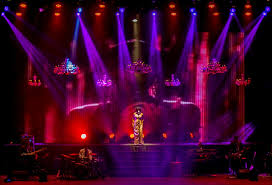 In acara, istana budaya, teater. Showbiz Wondrous Tribute To Whitney