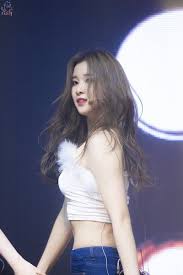 Uchae Nature Well Tickle Me With A Feather She Does Have A Slim Waist Amx Asian Beauty Girl Beauty