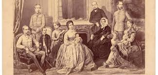 Kaiser franz joseph und kaiserin elisabeth auf cap martin, 1894 foto: Osterreichische Kaiserfamilie Kaiser Franz Joseph Und Kaiserin Elisabeth Mit Den Drei Kindern Seinen Eltern Und Brudern Kaiser Franz Kaiser Haus Osterreich