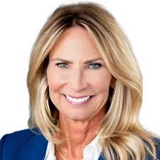 Kim Howard's Instagram, Twitter & Facebook