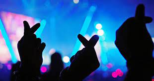 Despite of her injury, she still wanted to perform on stage as it was their first time meeting malaysia fans. How To Style Women S Korean Fashion For The K Wave Music Festival 2018 Malaysia