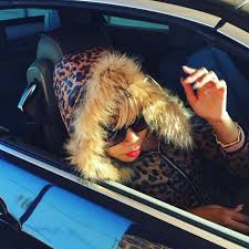 While thembinkosi lorch was unable to play after suffering a shoulder injury in the week leading up to the game, pearl thusi showed him no mercy, comparing him to a nkomo … Chomee Allegedly Buys A Car With The Millions Received From National Arts Council