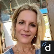 Nicole Showalter's Instagram, Twitter & Facebook