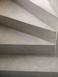 Peinture epoxy piscine leroy merlin. Modernisez Vos Escaliers Avec Un Revetement Enduit Beton Cire Escalier Beton Escalier Beton Cire Interieurs En Beton