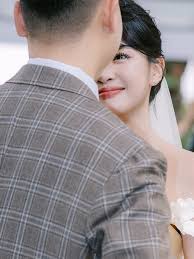 N&L Wedding planner & decoration @bykiethoneyweddingplanner Photographer  @hisworld.nhd Videographer @sake.weddings Wedding dress @hollytongweddings  @hestia_bridal Make up artist @juhienbie Venue @lottehotel_saigon