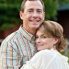 Aaron Dyess's Instagram, Twitter & Facebook