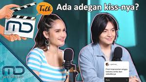 Siapa yang tidak kenal aktor tampan indonesia angga yunanda? Devil On Top Angga Yunanda Dan Cinta Laura Beradegan Kissing Youtube