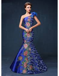 Per ottenere più informazioni, ulteriori foto contattare: Abito Da Sera Speciale Di Raso A Monospalla Con Ricami Floreali E Punti Luce