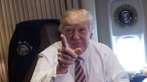 تسلم الرئيس الأمريكي جو بايدن، مساء اليوم الأربعاء، الحقيبة النووية، التي تحتوي على الرموز الخاصة لشن ضربات نووية. Jxoclebnncsmm