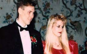 The good looking canadian couple met in 1987 when paul bernardo was 23 years old and karla homolka was 17 years old. Twisted Serial Killer Karla Homolka Now Living A Totally Normal Life Film Daily