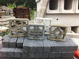 再興水泥製品 花磚 另有花瓶欄杆 u型溝 隔熱磚 連鎖磚 水泥角 人行道磚 刺線柱 空心磚 水溝蓋 鍍鋅格柵板