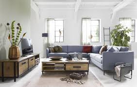 Dus kom langs, test alle banken, voel de stoffen, vergelijk de kleuren en leun achterover en ontspan. Onze Favoriete Blauwe Banken