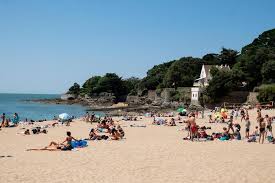 Vous aurez accès aux températures maximales et minimales, à la vitesse du vent et sa direction et bien entendu aux conditions météorologiques de la journée. Des Temperatures Superieures A La Normale Meteo France Prevoit Un Debut D Ete Chaud La Roche Sur Yon Maville Com