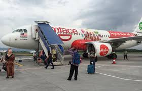 Klia international departure hall, level 5, roamingman booth. 2 703 Airasia Plane Photos Free Royalty Free Stock Photos From Dreamstime