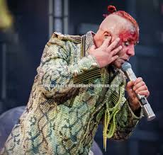 Kiepenheuer & witsch is giving away till lindemann's new poetry collection 100 gedichte and mike oldfield im schaukelstuhl by werner lindemann. Rammstein Frontman Till Lindemann Ill With Corona Virus Louder Than War