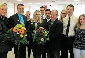 Produkte und services ihrer sparkasse und eine suchfunktion zur sparkasse in ihrer nähe. Werbegemeinschaft Wanne Nord Aktuelles Artikel Fuhrungswechsel Bei Der Sparkasse In Wanne Nord