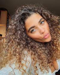 Solange Miaasolange Instagram Photos And Videos Highlights Curly Hair Blonde Highlights Curly Hair Natural Curls Hairstyles