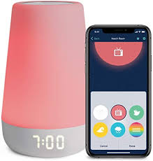 Vivimos rodeados de sonidos, es por esta razón que los niños desarrollan su curiosidad hacia ellos desde los primeros días. Amazon Com Hatch Rest Maquina De Sonido Para Bebe Luz Nocturna Monitor De Audio Time To Rise Plus Silenciador De Ruido Blanco Entrenador De Sueno Para Ninos Reloj Despertador Para Ninos Luz Nocturna Home Improvement
