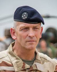 © christophe archambault / afp. Interview General Lecointre On Ne Fait De Grandes Choses Qu En Etant Parmi Les Hommes Et Pas Au Dessus D Eux