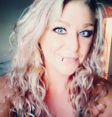 Private caregiver seeking private sitting opportunities