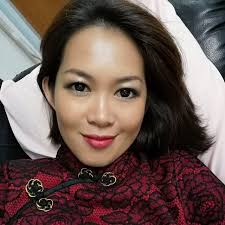 We use sis or sistur or sister or SIS🤣🤣