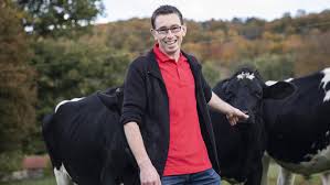 Un candidat reçoit un nombre record de courriers, révélations ! L Amour Est Dans Le Pre 2021 Qui Est Herve Le Tanguy Vierge De La Saison Voici
