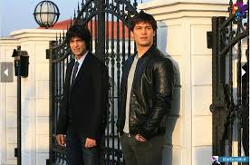 2009 yılında kariyerine adım atan oyuncu i̇stanbul'un altınları dizisinde dikkat çekmiştir. Cagatay Ulusoy Taner Olmez