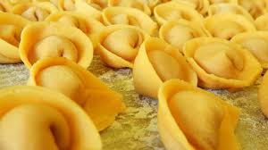 Resultado de búsqueda de sorrentinos caseros sin molde. Capeletis Caseros Cappelletti Pasta Casera Cukit Youtube