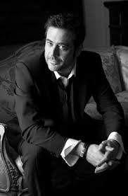 Jeffrey Dean Morgan Played Guitar In The Movie P S I Love You Jeffrey Dean Morgan Jeffrey Dean Jeffery Dean Morgan
