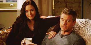 Il s'amuse à la torturer car il se sent supérieur à elle en tant que titulaire. Mark Lexie