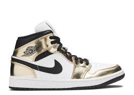This air jordan 1 mid comes equipped with a black leather upper and is contrasted by subtle hits of metallic gold that appear on the inner liner, outsole, wings available now in full family sizes at select jordan brand retailers, what are your thoughts on the black & gold colorway of the air jordan 1 mid? Air Jordan 1 Mid Se Metallic Gold Air Jordan Dc1419 700 Metallic Gold Black White Black Flight Club