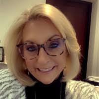 Lori Pappas's Instagram, Twitter & Facebook