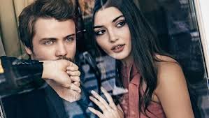 Hande Ercel Tolga Saritas Google Da Ara Aktrisler Unluler Unlu Kisiler