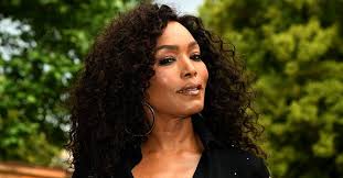 Angela bassett with correspondent michelle miller at the broad in los angeles. Angela Bassett Defies Her Age In A Sophisticated Circle Printed Jumpsuit Gorgeous Hairstyle