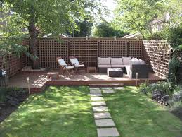30 Cheap Ideas How To Makeover Backyard Deck Simphome Small Backyard Landscaping Backyard Landscaping Designs Small Backyard Gardens