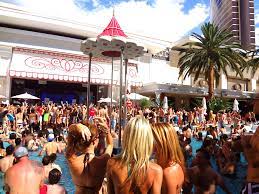 You Should Be Here Too Encore Beach Club Vegas Clubs Las Vegas Pool
