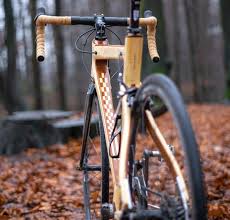 Zuhause Im Urbanen Und Ruralen Raum In 2020 Fahrrad Holz Holzfahrrad Fahrrad Fahren