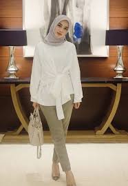 Separate your clothes from casual wear, smart wear, and of course the traditional type of islamic wear. Pin Oleh Nisa Sabdn Di H I J A B I Pakaian Kerja Wanita Pakaian Kerja Model Pakaian Hijab