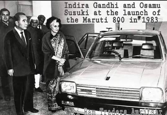 History | 1983 Prime Minister Mrs. Indira Gandhi hands over the keys of India's first Maruti 800 to its first customer, Mr. Harpal Singh, marking the beginning of a new era in
