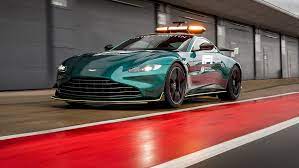 1 procedure 2 history 3 cars 4 safety car finishes 5 notes 6 external links if an incident takes place on track, yellow flags may be put out for that sector or turn. F1 Safety Cars 2021 Von Aston Martin Mercedes Auto Motor Und Sport
