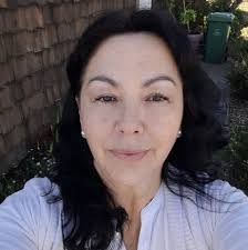 Gloria Robles's Instagram, Twitter & Facebook